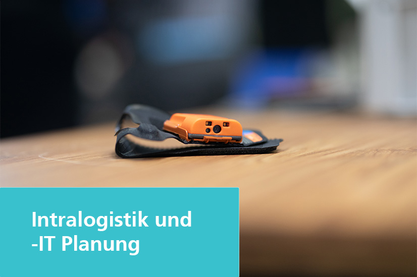 cangerät, das auf einem Tisch liegt.unten: Team von Warehouse Logistics in einer Lagerhalle.